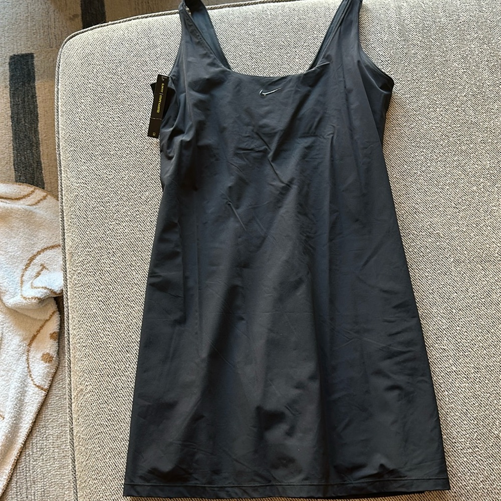 Nike women’s tennis dress great condition NEW
